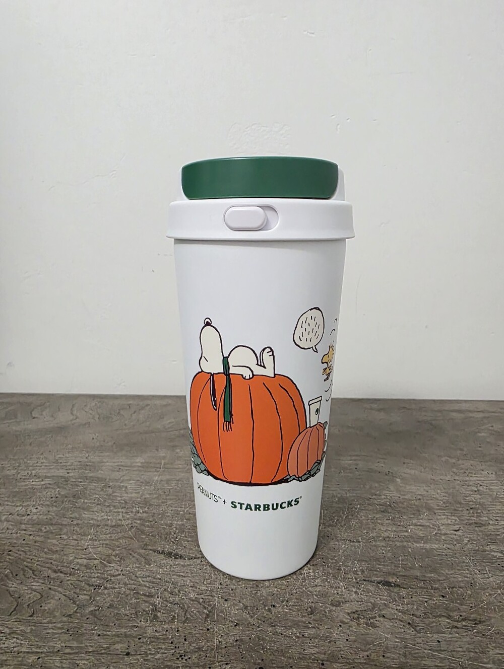 Starbucks x Peanuts Collab Snoopy The great pumpkin Tumbler Cup In Hand